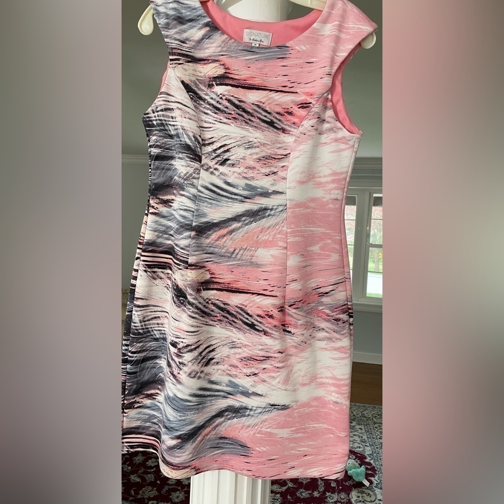 Signature Robbie Bee women’s A-line cup sleeve Blush party dress size Medium